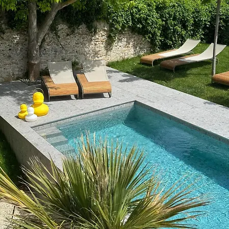 Le Pavillon M, D'hotes De Luxe Avec Piscine & Bed & Breakfast Grignan