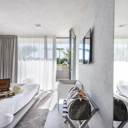 Le Pavillon M, D'hotes De Luxe Avec Piscine & Grignan