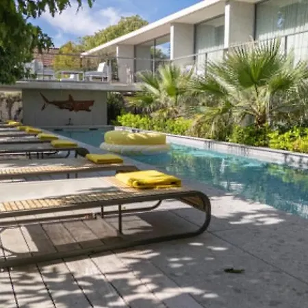 Le Pavillon M, Piscine Et Au Pied Du Chateau, Petit-dejeuner Inclus, Parking Prive Frühstückspension 5*